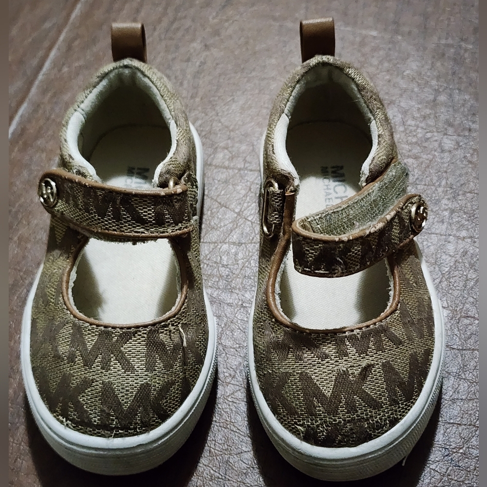 Michael Kors Kids Brown Shoes - Picture 2 of 8